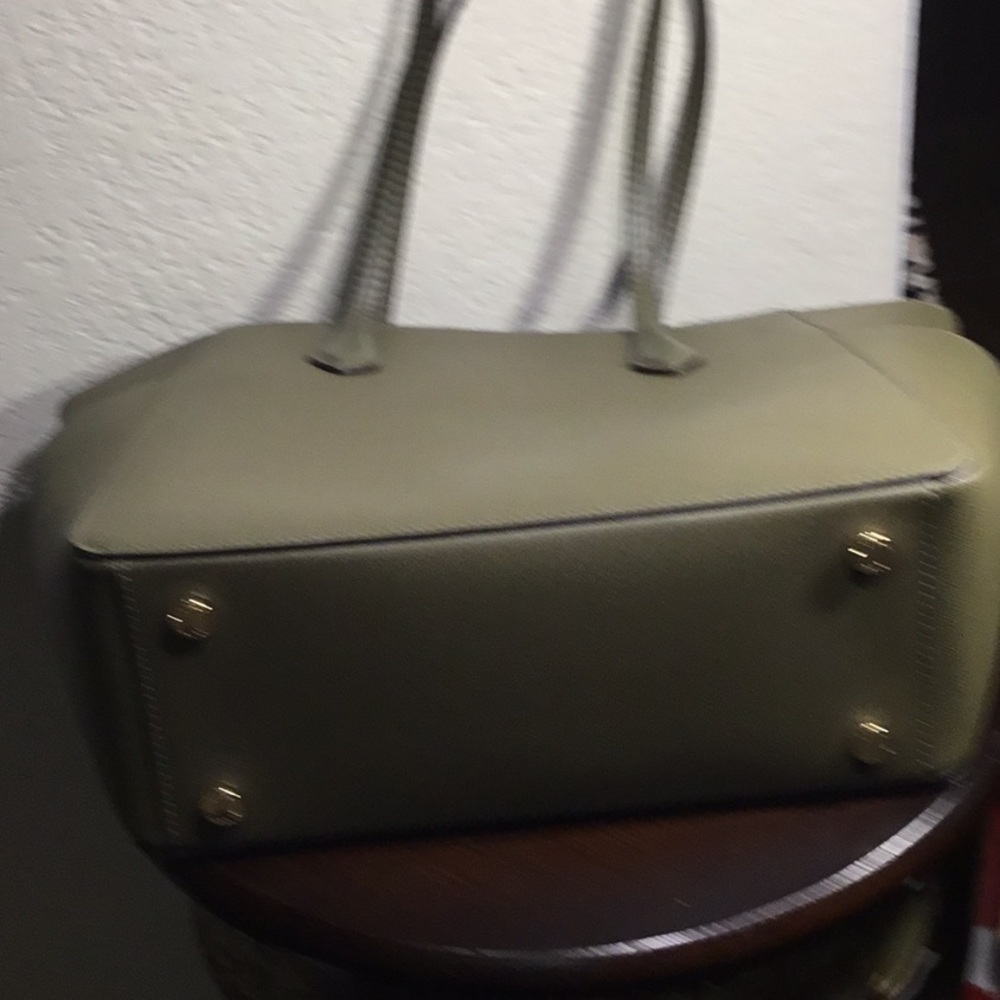Michael Kors Green Leather MARILYN  Tote with Signature Charm NWT - Picture 9 of 11